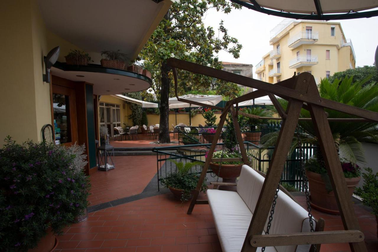 Serena Hotel 4*