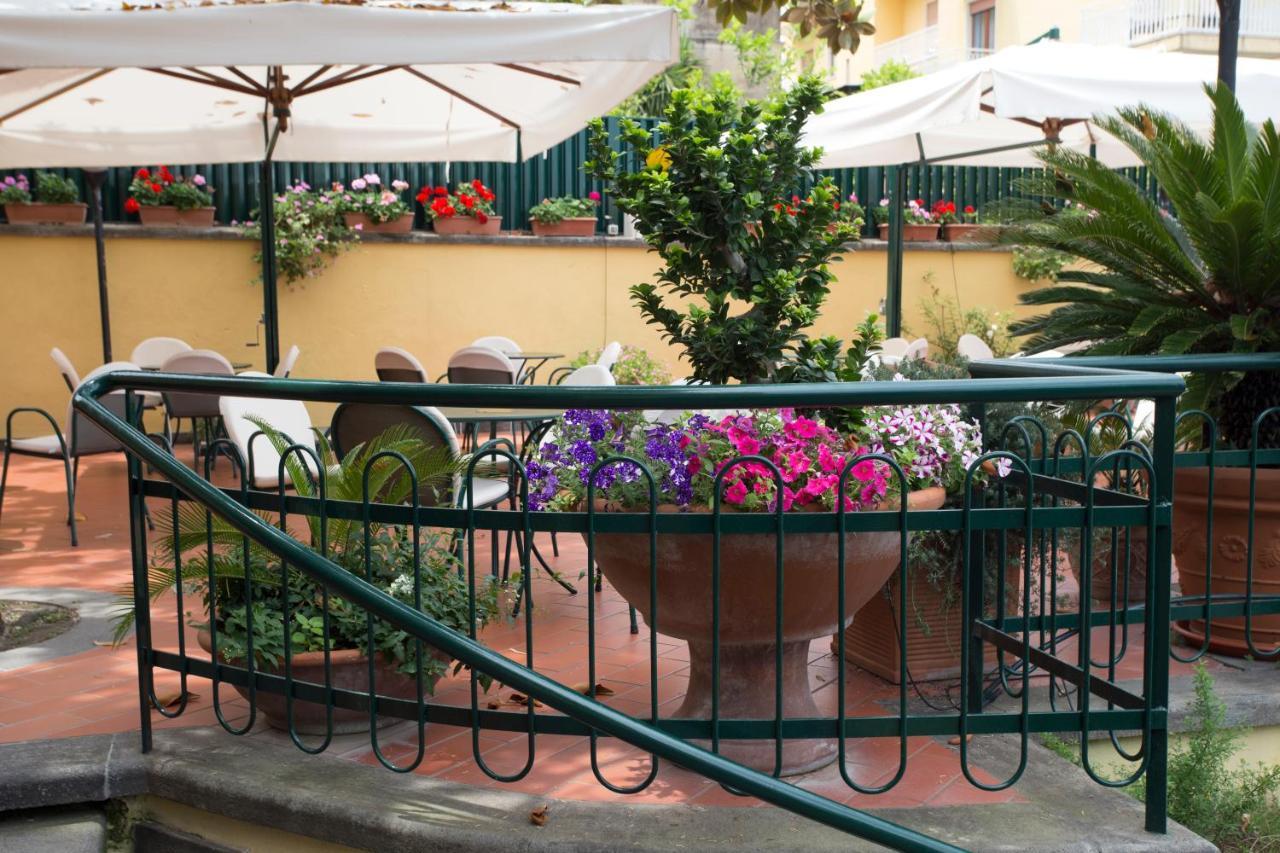 Serena Hotel 4*